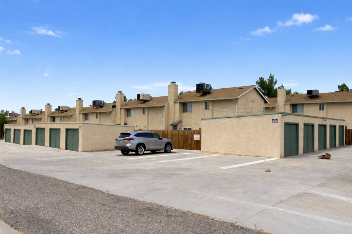 Apartment for rent at 16221 Apple Valley Rd, Apple Valley, CA 92307