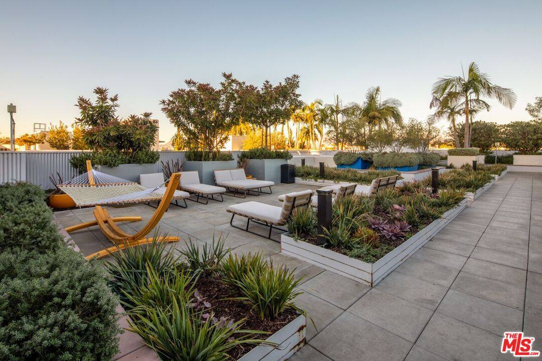Apartment for rent at 1120 W 6th St, Los Angeles, CA 90017
