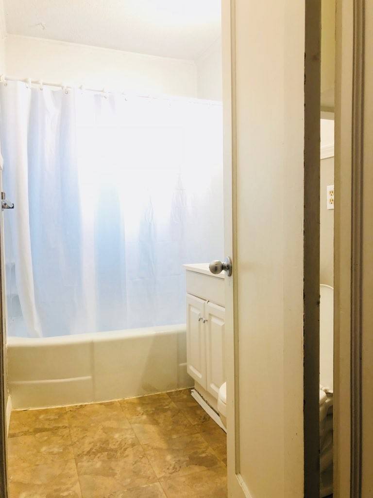 Apartment for rent at 1020 N 15th St, Bismarck, ND 58501