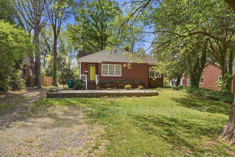 House for rent at 2214 Arnold Dr, Charlotte, NC 28205