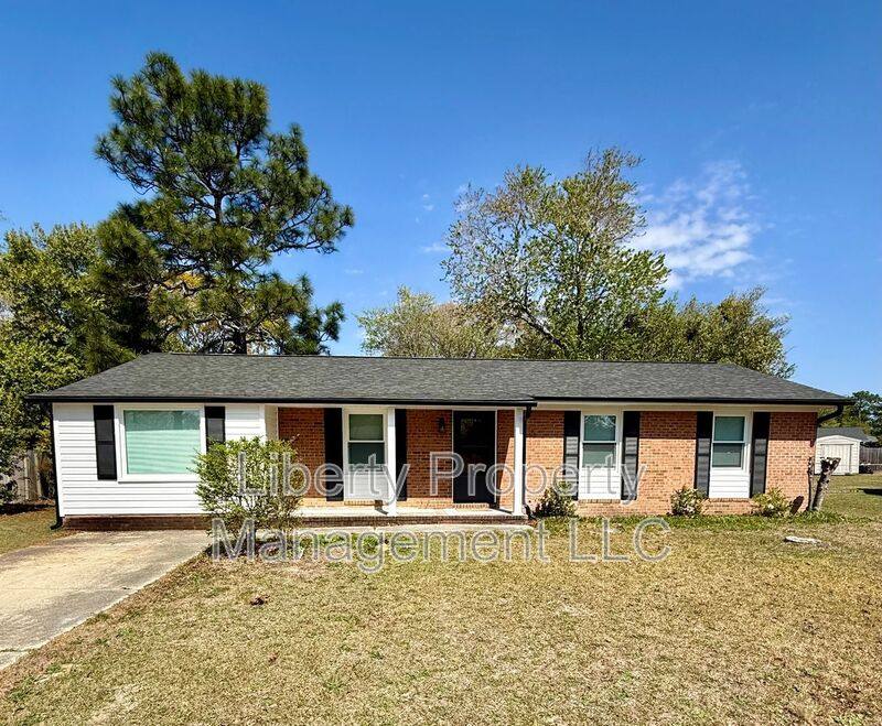 House for rent at 5929 Spinner Rd, Hope Mills, NC 28348