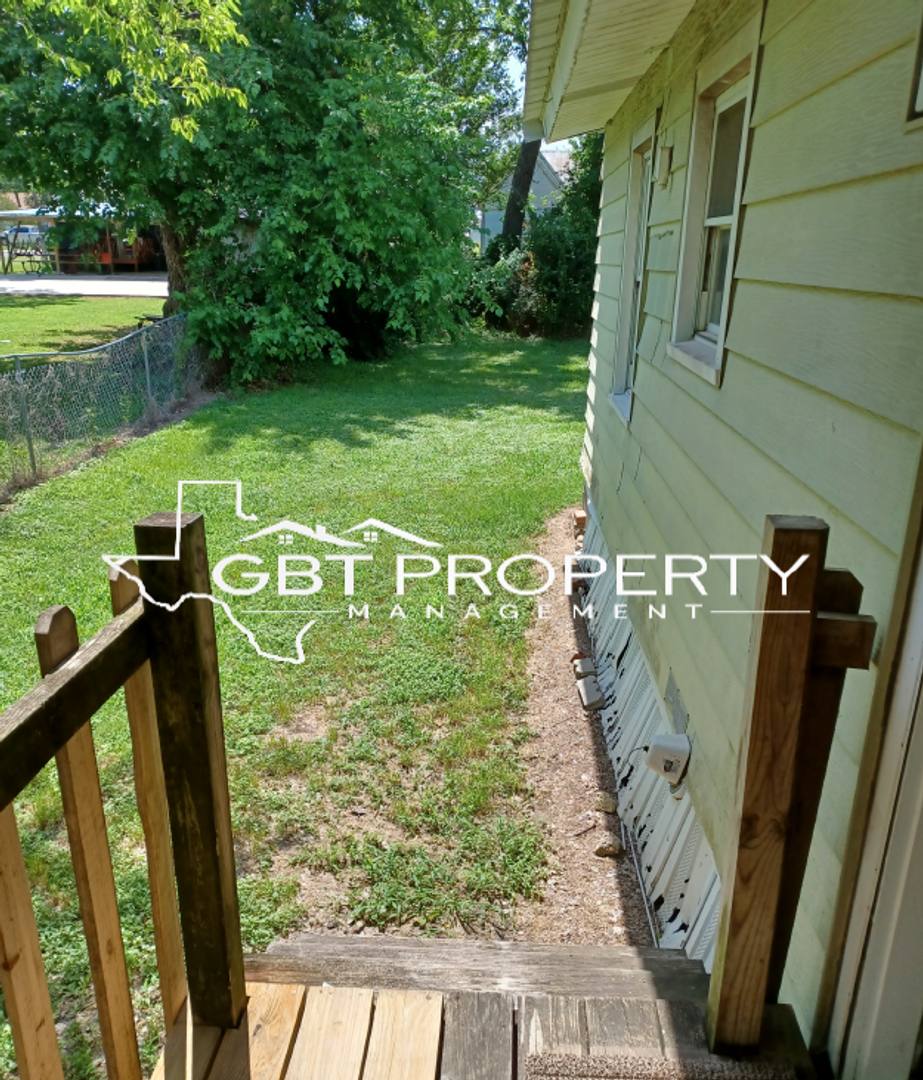 Apartment for rent at 308 N Dallas St, Groesbeck, TX 76642