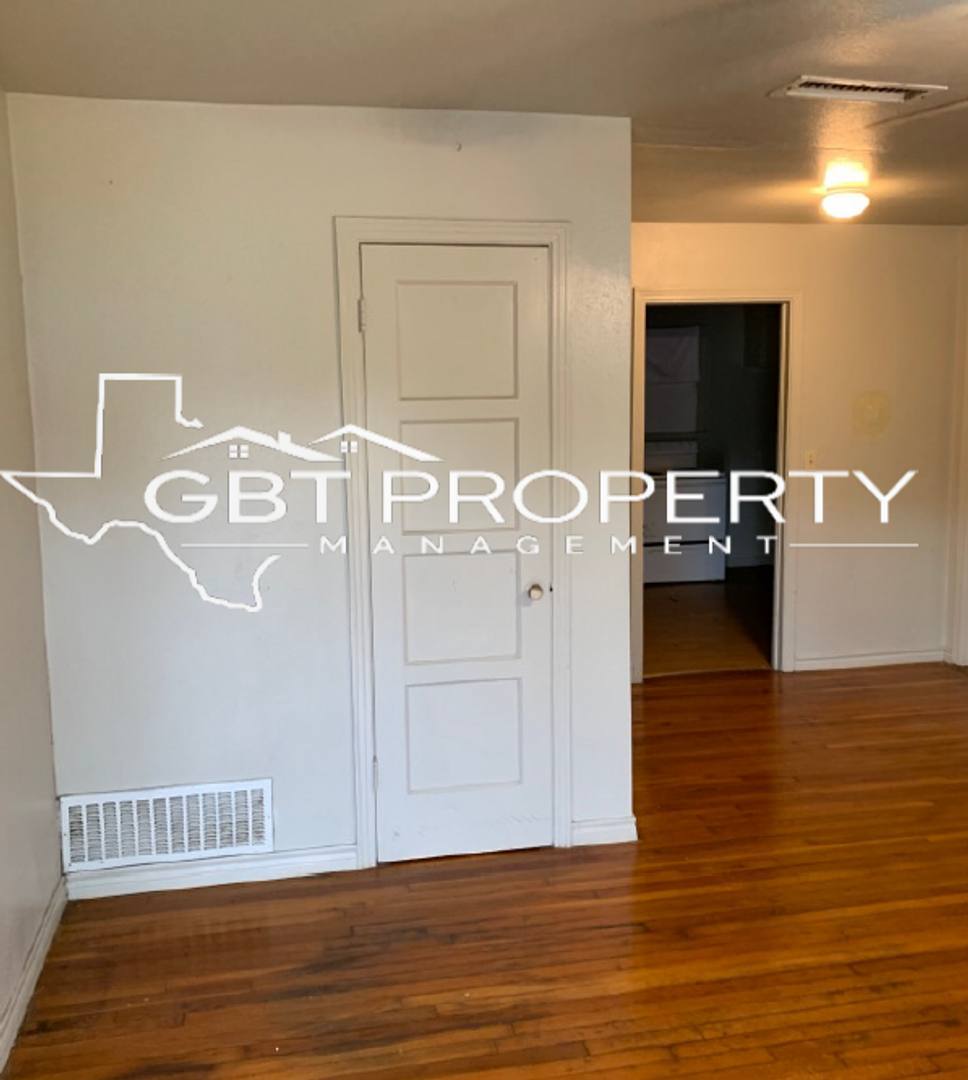 Apartment for rent at 308 N Dallas St, Groesbeck, TX 76642