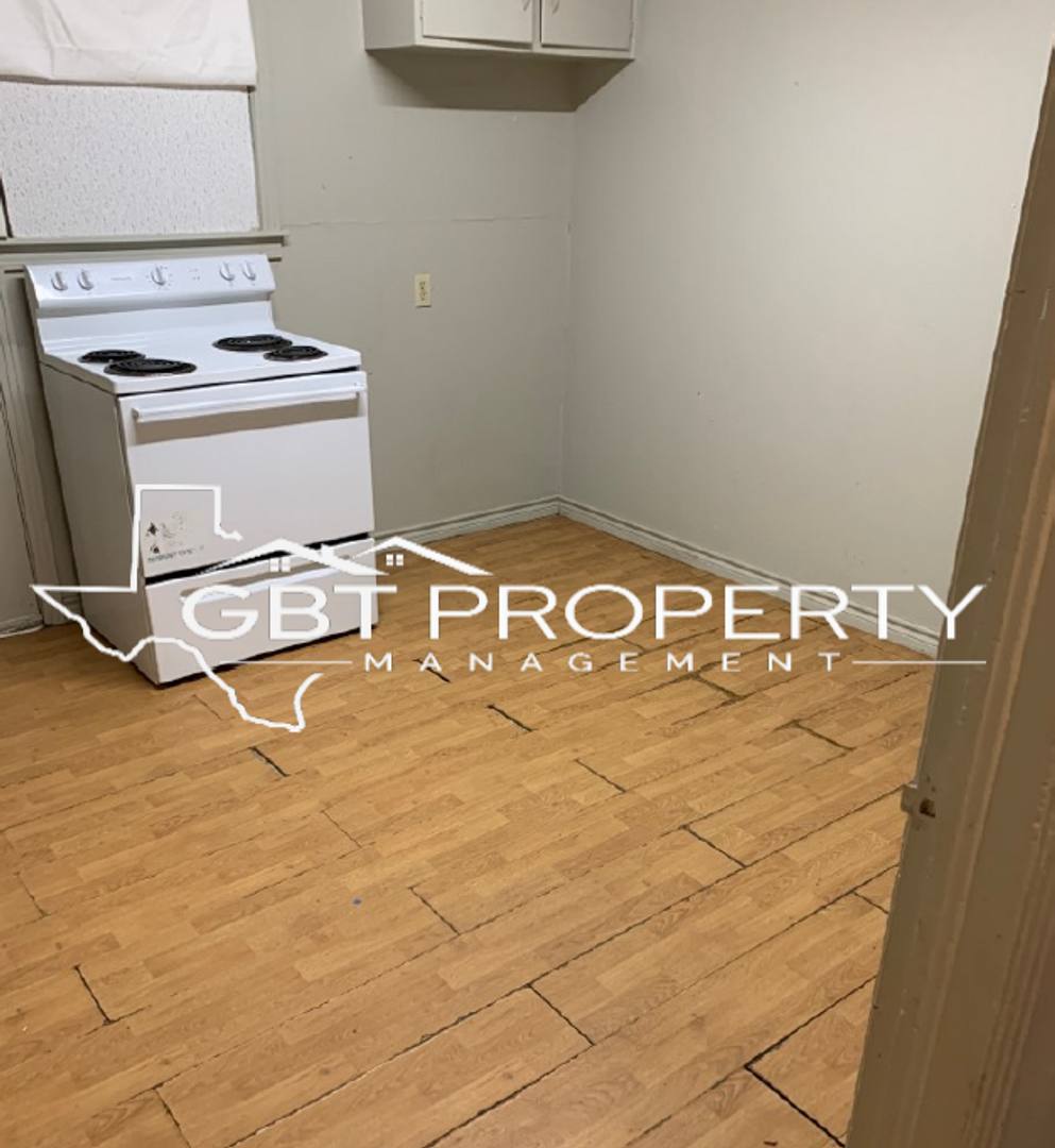 Apartment for rent at 308 N Dallas St, Groesbeck, TX 76642
