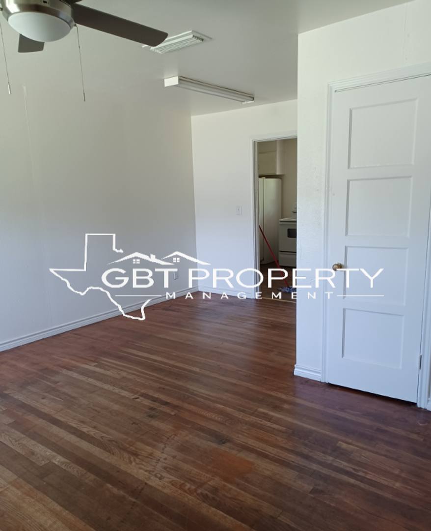 Apartment for rent at 308 N Dallas St, Groesbeck, TX 76642