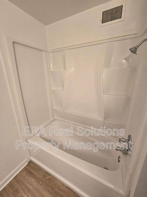 Apartment for rent at 1072 Forest St #D, Columbus, OH 43206
