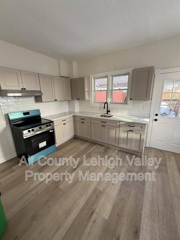 House for rent at 326 N Fountain St, Allentown, PA 18102