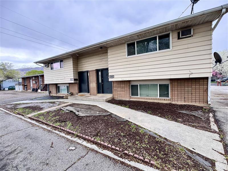 Townhouse for rent at 1083 N 150 W, Orem, UT 84057