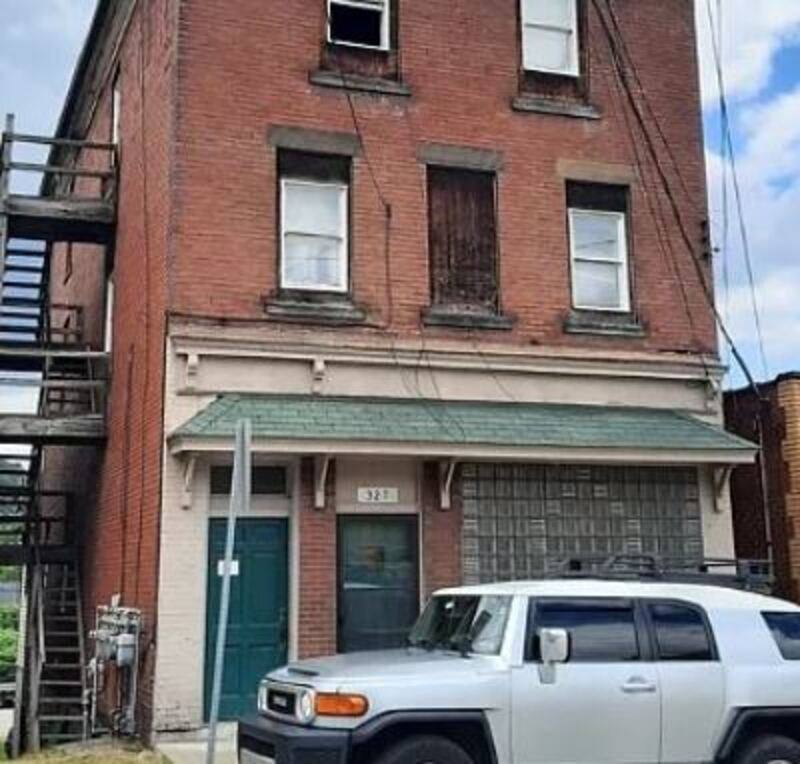 Apartment for rent at 327 Brinton Ave #1 F, Trafford, PA 15085