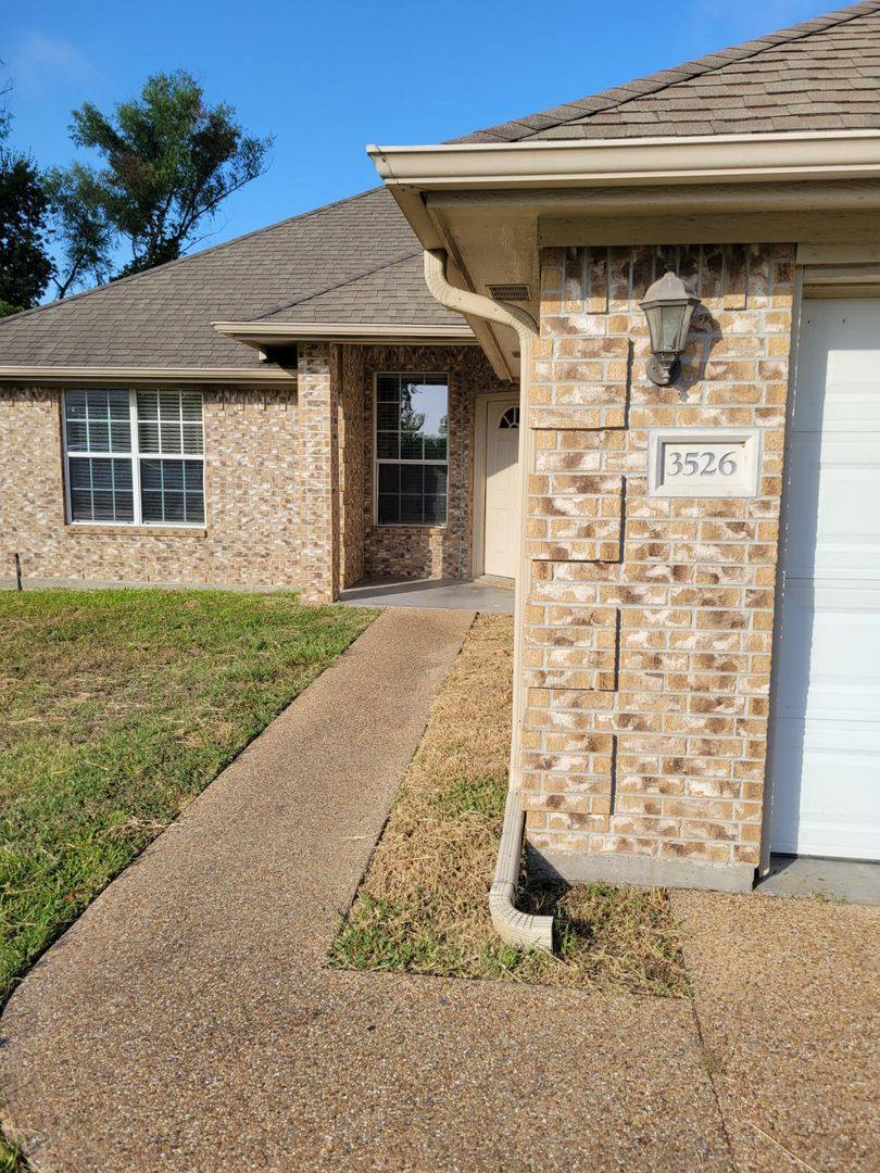 House for rent at 3526 Farah Dr, College Station, TX 77845