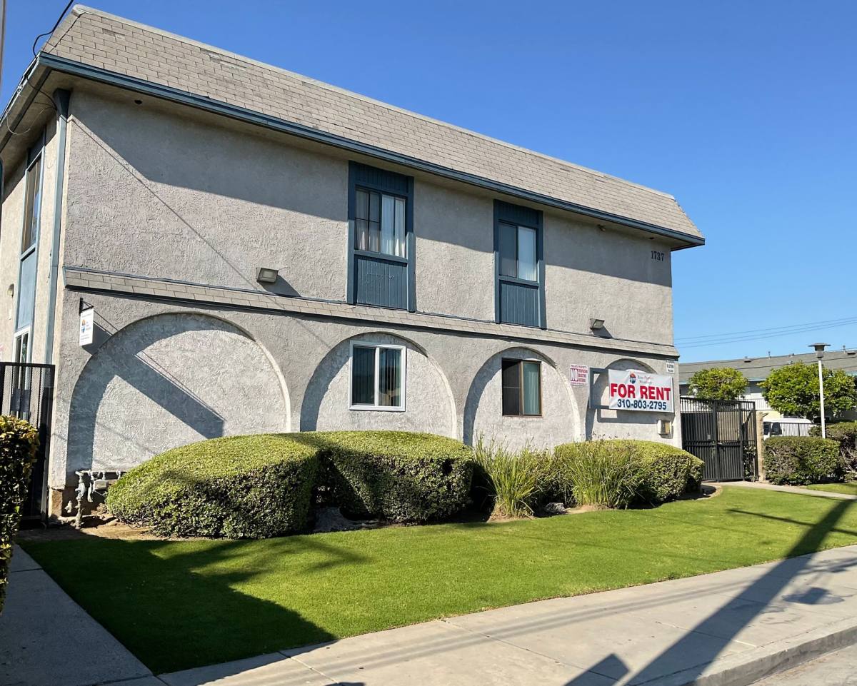 Apartment for rent at 1737 W 146th St, Gardena, CA 90247