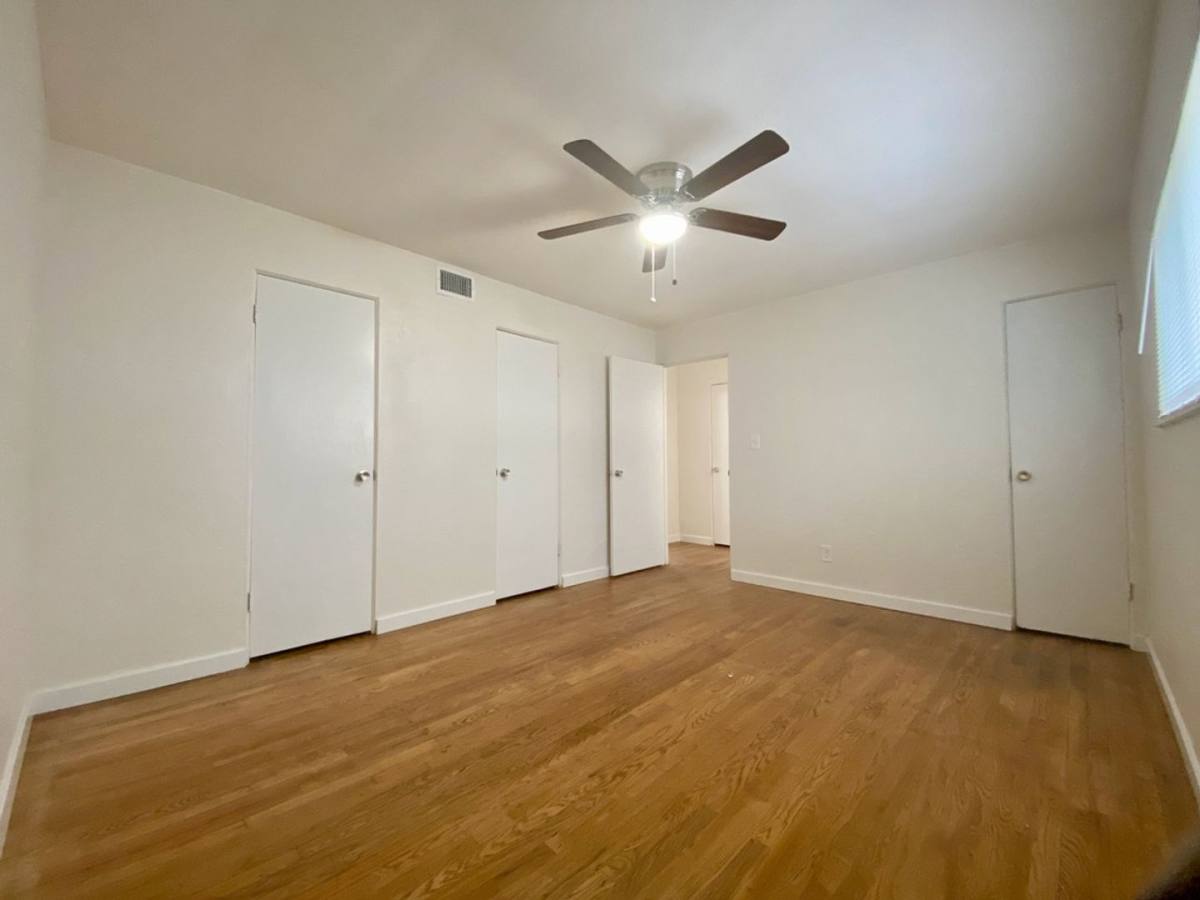 Apartment for rent at 3600-3604 Wyoming St, Kansas City, MO 64111