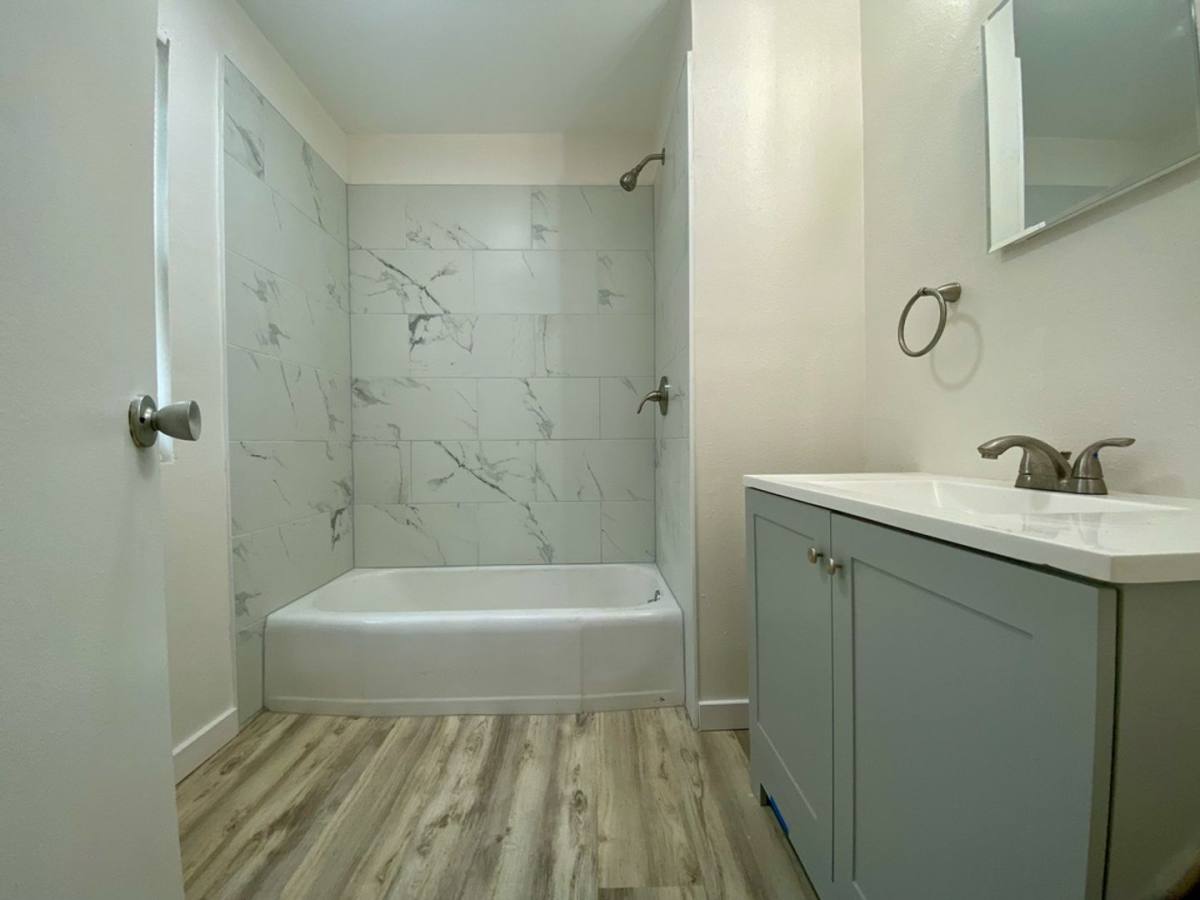 Apartment for rent at 3600-3604 Wyoming St, Kansas City, MO 64111