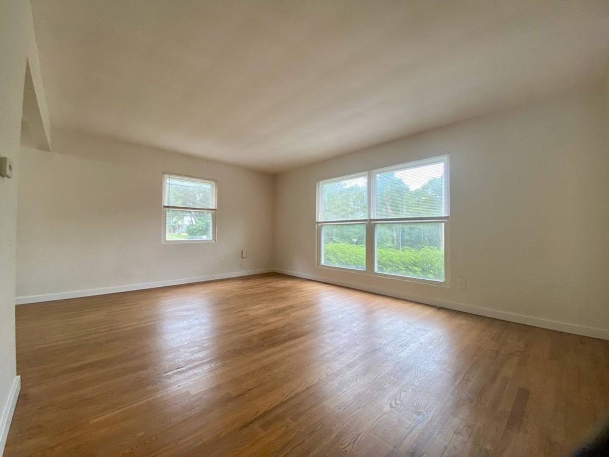 Apartment for rent at 3600-3604 Wyoming St, Kansas City, MO 64111