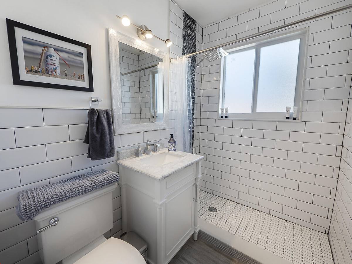 Apartment for rent at 1236 Beach Rd, West Palm Beach, FL 33404