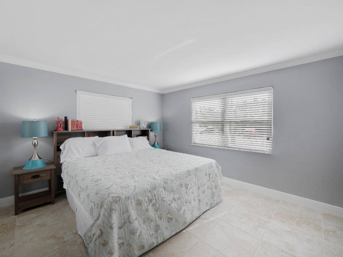 Apartment for rent at 1236 Beach Rd, West Palm Beach, FL 33404
