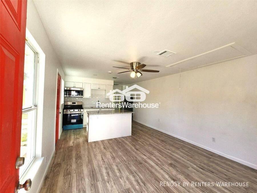 House for rent at 2706 Berry St, Houston, TX 77004