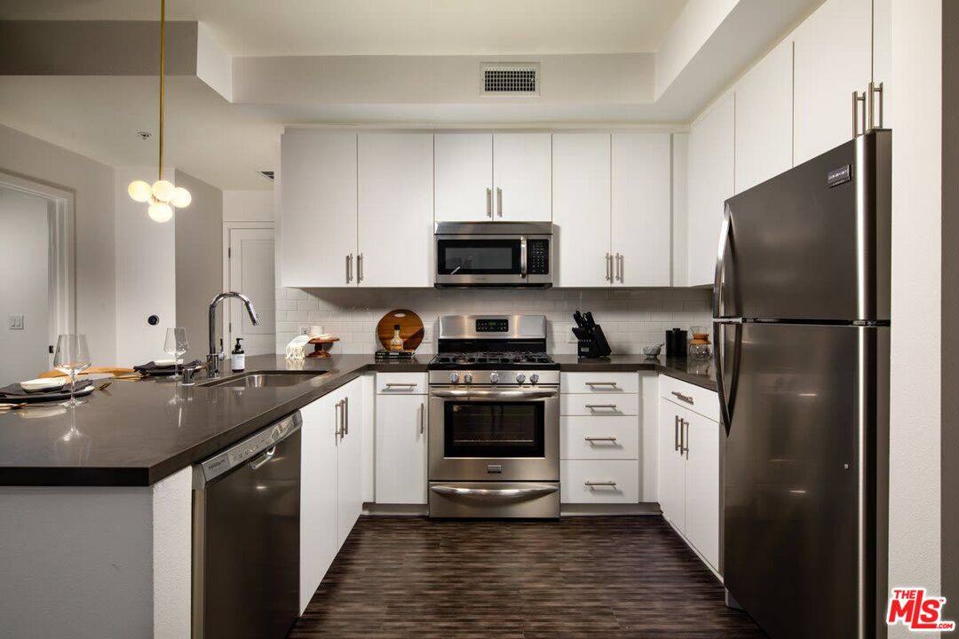 Apartment for rent at 1120 W 6th St, Los Angeles, CA 90017