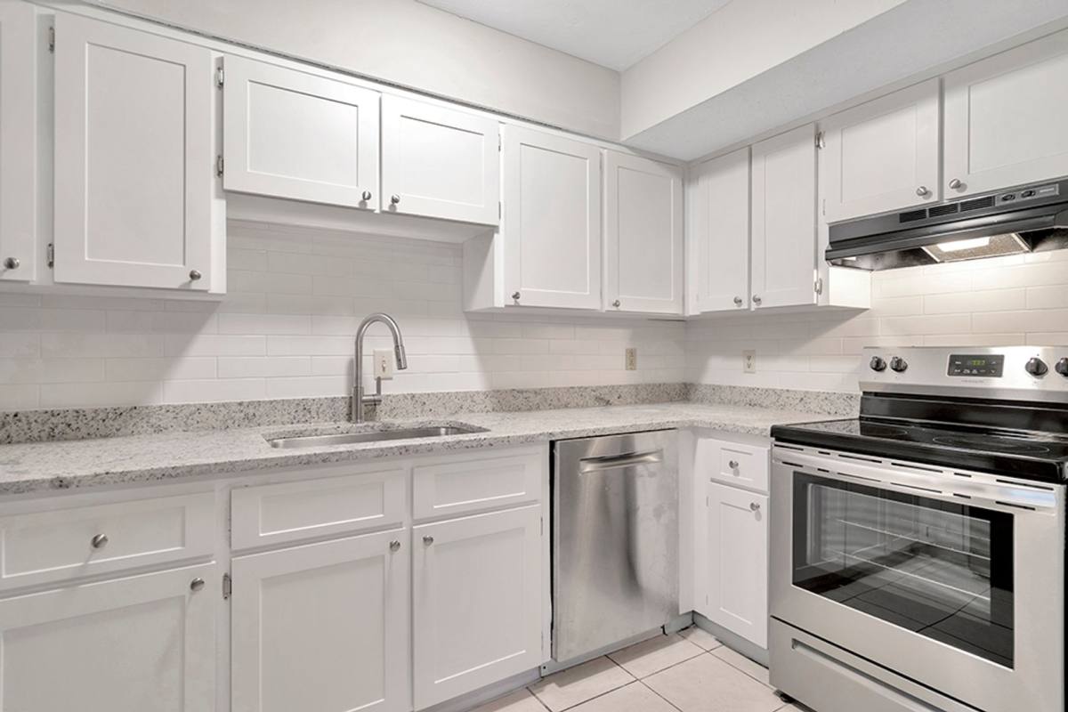 Apartment for rent at 12002 Embarcadero Dr, Seffner, FL 33584