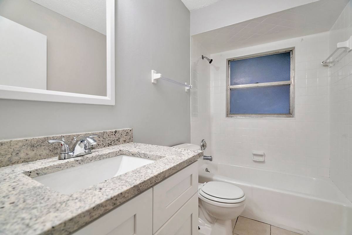 Apartment for rent at 12002 Embarcadero Dr, Seffner, FL 33584