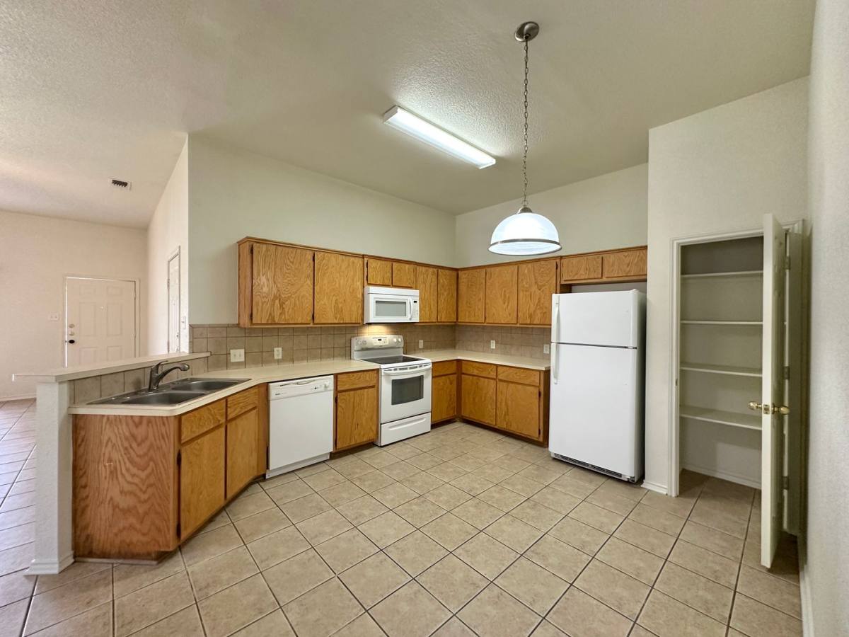 Townhouse for rent at 214 Dale Earnhardt Dr, Harker Heights, TX 76548