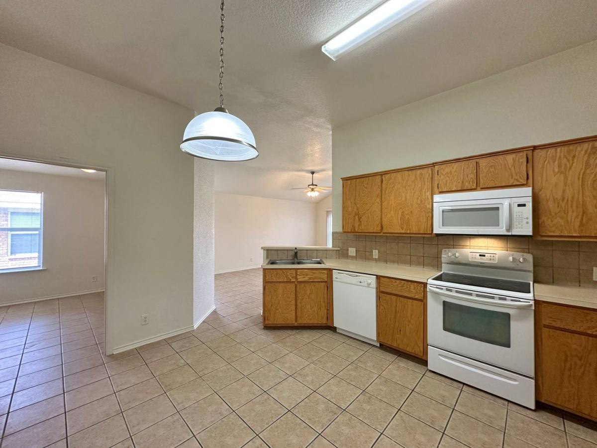 Townhouse for rent at 214 Dale Earnhardt Dr, Harker Heights, TX 76548