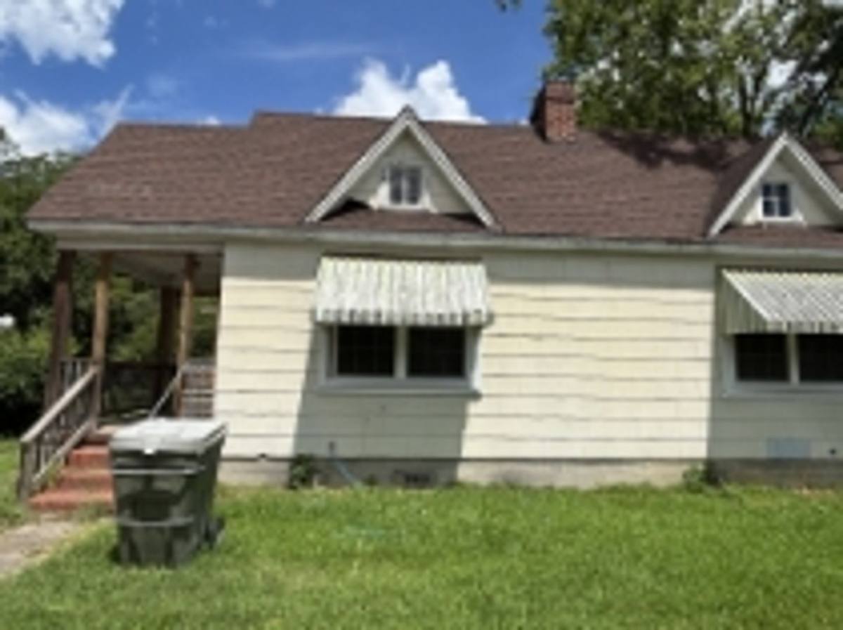 House for rent at 147B Center St, Chester, SC 29706