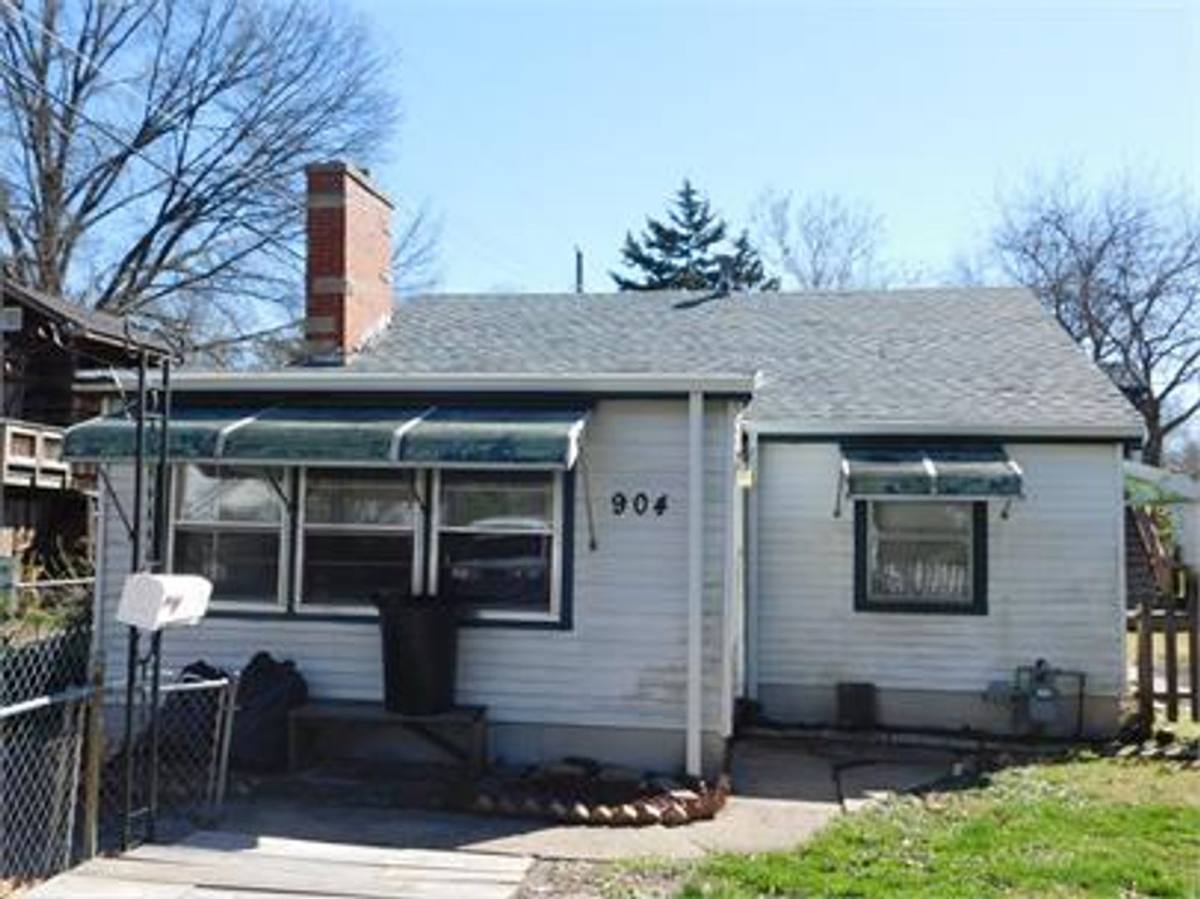 Apartment for rent at 904 S Webber, Urbana, IL 61801