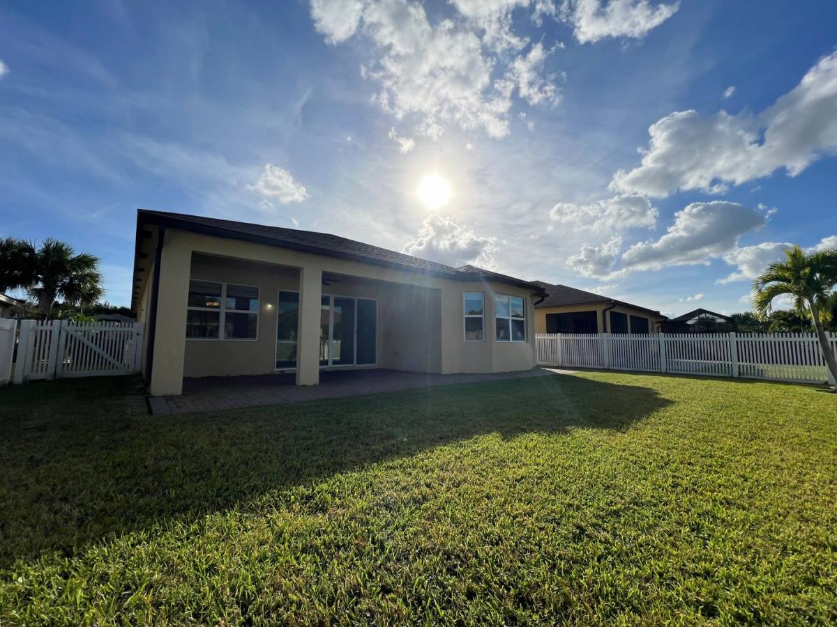 House for rent at 11948 SW Crestwood Circle, Port Saint Lucie, FL 34987