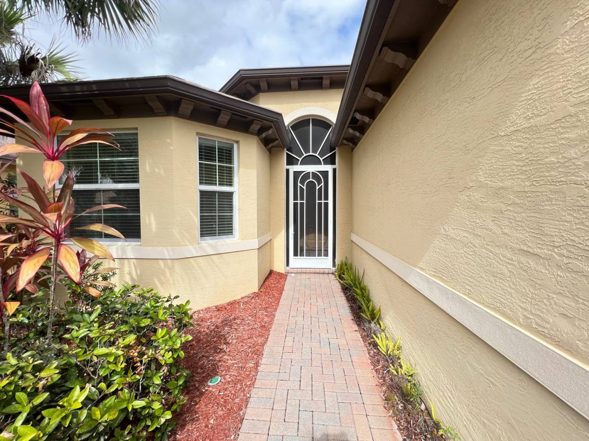 House for rent at 11948 SW Crestwood Circle, Port Saint Lucie, FL 34987