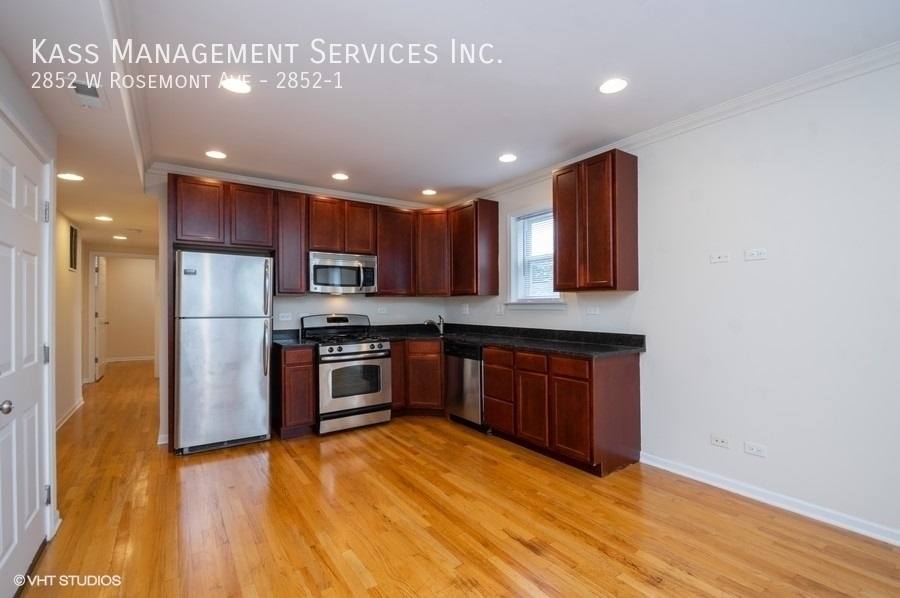 Apartment for rent at 2852 W Rosemont Ave #1, Chicago, IL 60659