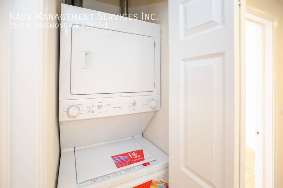 Apartment for rent at 2852 W Rosemont Ave #1, Chicago, IL 60659