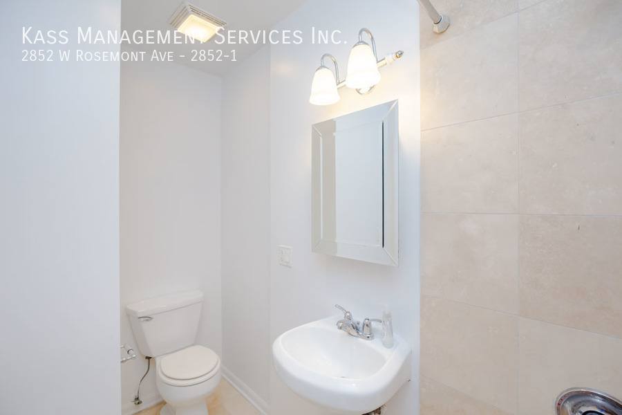 Apartment for rent at 2852 W Rosemont Ave #1, Chicago, IL 60659