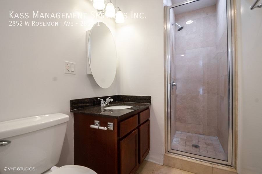 Apartment for rent at 2852 W Rosemont Ave #1, Chicago, IL 60659
