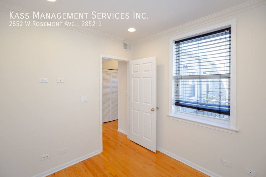 Apartment for rent at 2852 W Rosemont Ave #1, Chicago, IL 60659