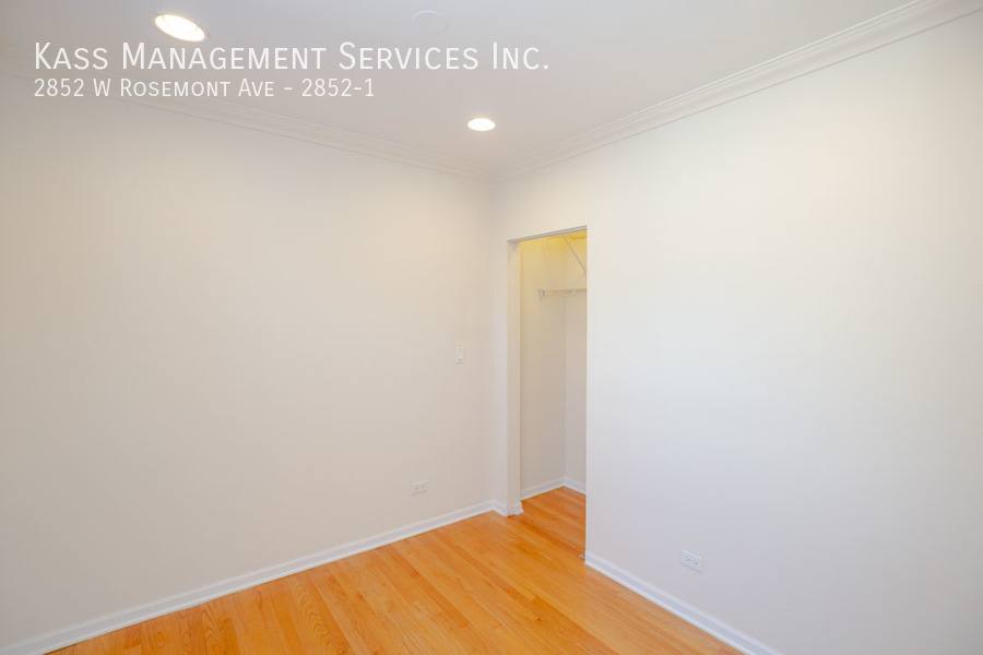 Apartment for rent at 2852 W Rosemont Ave #1, Chicago, IL 60659