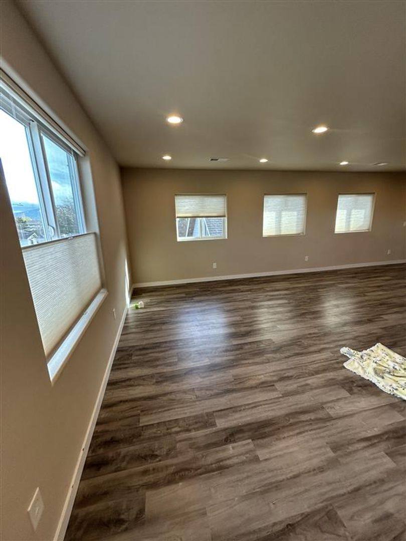 Apartment for rent at 211 Baker St, Everson, WA 98247