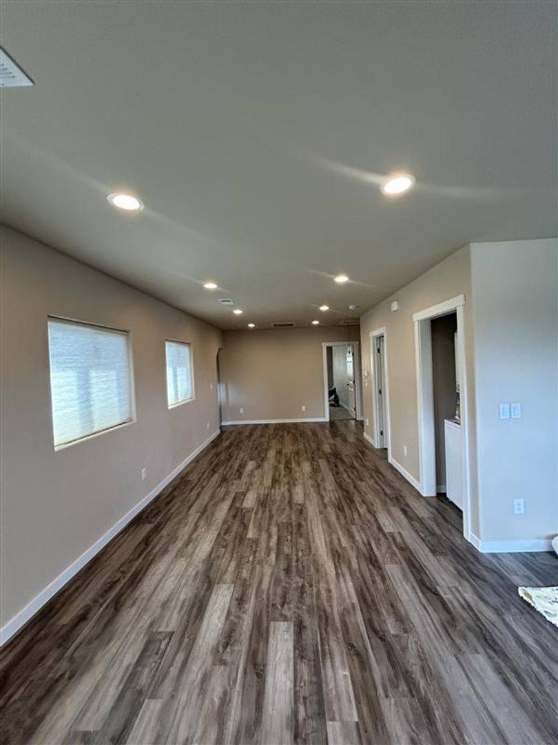 Apartment for rent at 211 Baker St, Everson, WA 98247