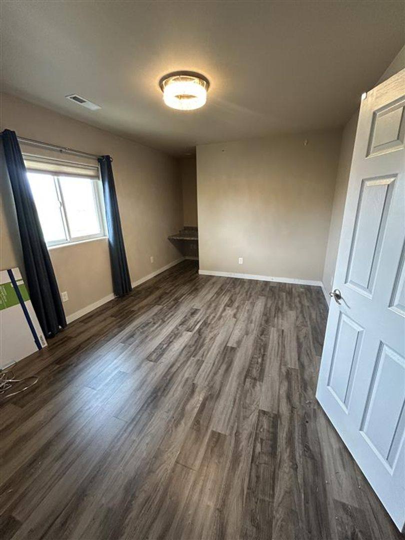 Apartment for rent at 211 Baker St, Everson, WA 98247