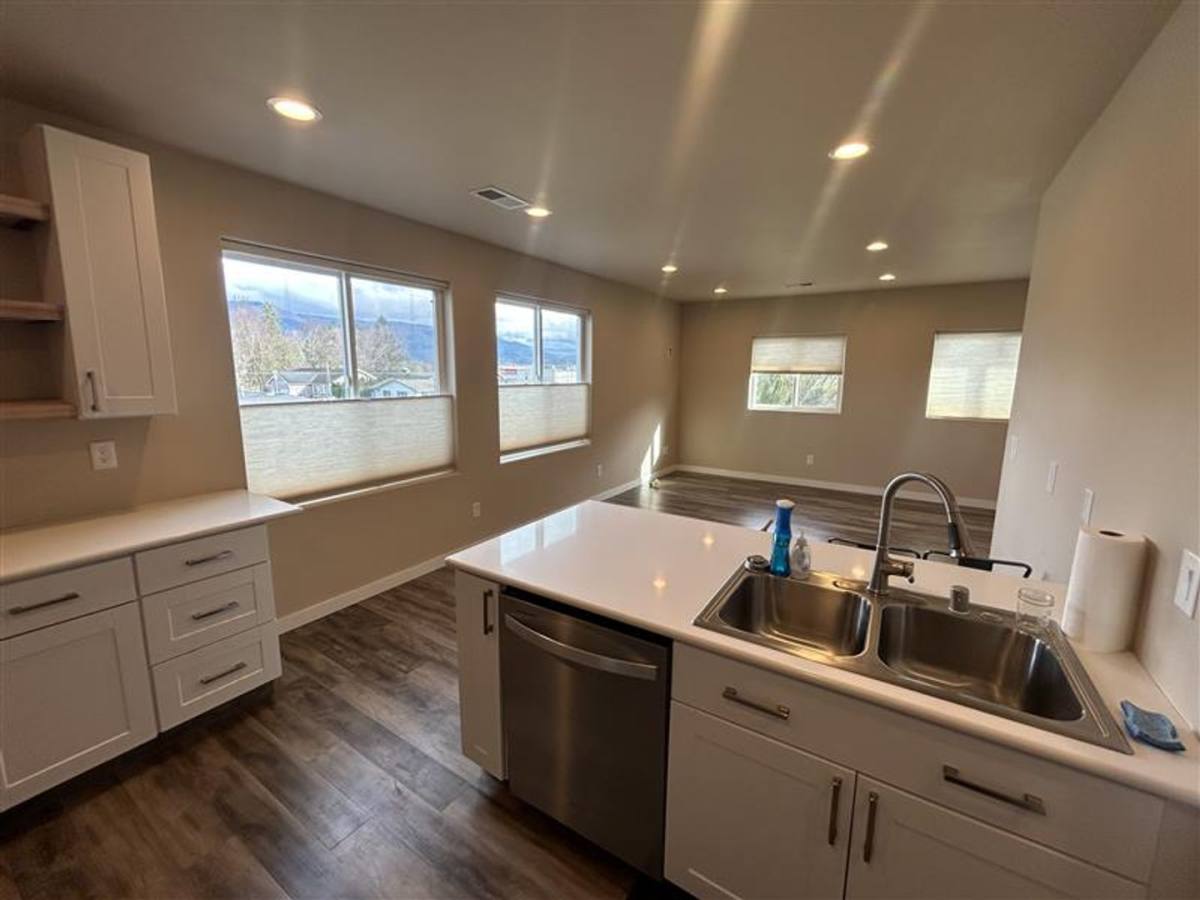 Apartment for rent at 211 Baker St, Everson, WA 98247