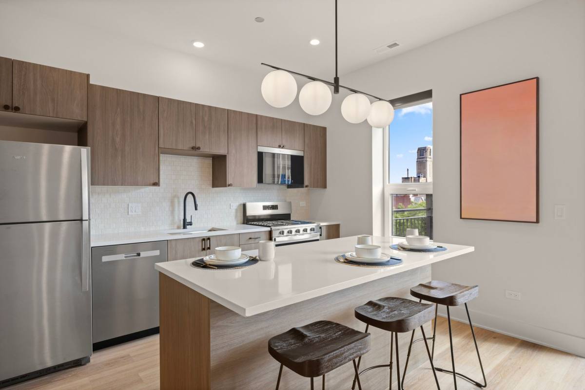 Apartment for rent at 224 S Ashland, Chicago, IL 60607