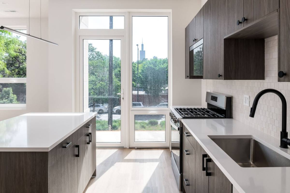 Apartment for rent at 224 S Ashland, Chicago, IL 60607