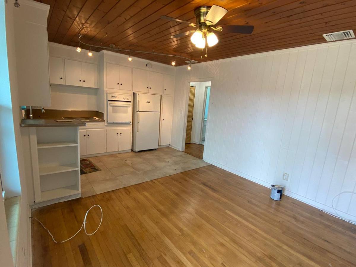 Apartment for rent at 9194 Sunrise Dr, West Palm Beach, FL 33403