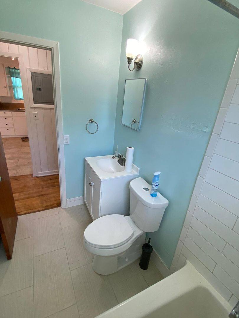 Apartment for rent at 9194 Sunrise Dr, West Palm Beach, FL 33403