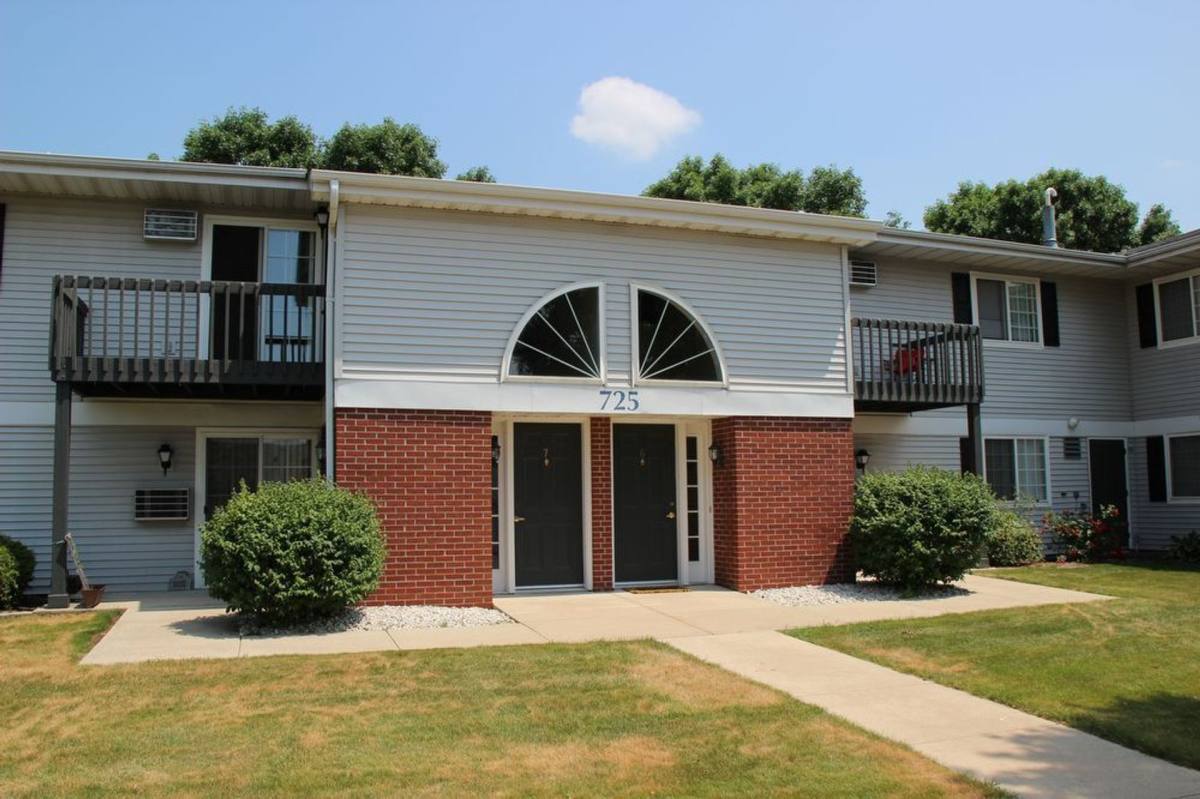 Apartment for rent at 255 W National Ave, Brillion, WI 54110