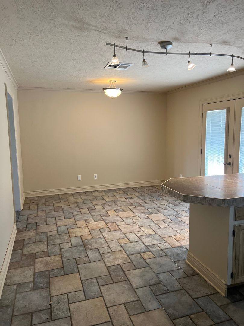 Apartment for rent at 412 Highway, Lake Charles, LA 70611