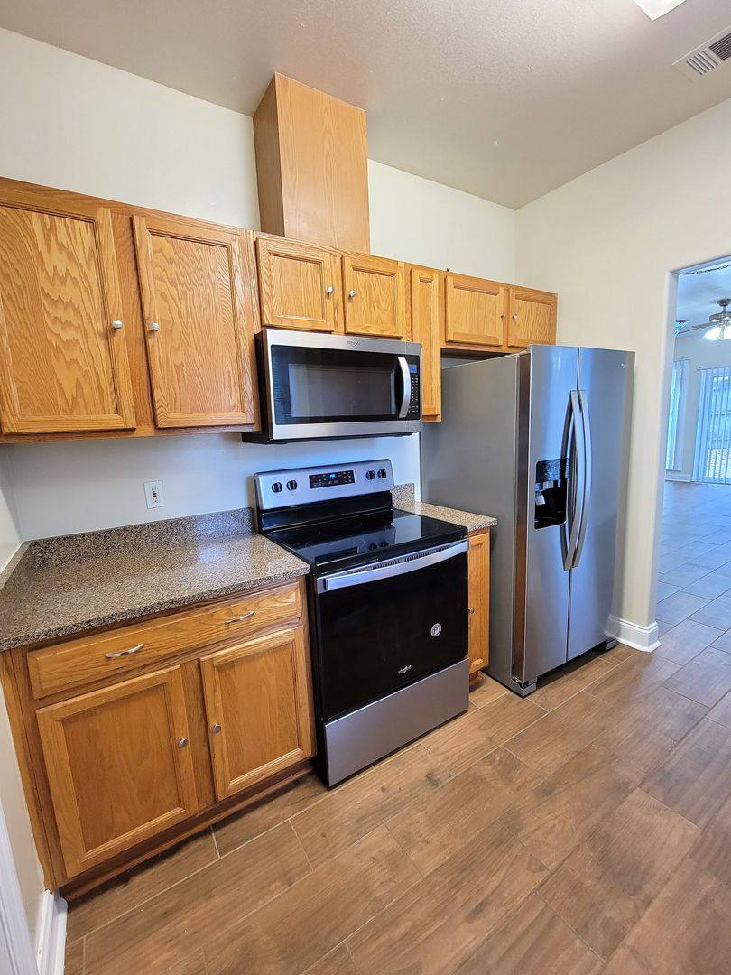 Townhouse for rent at 2197 Delta Way, Tallahassee, FL 32303