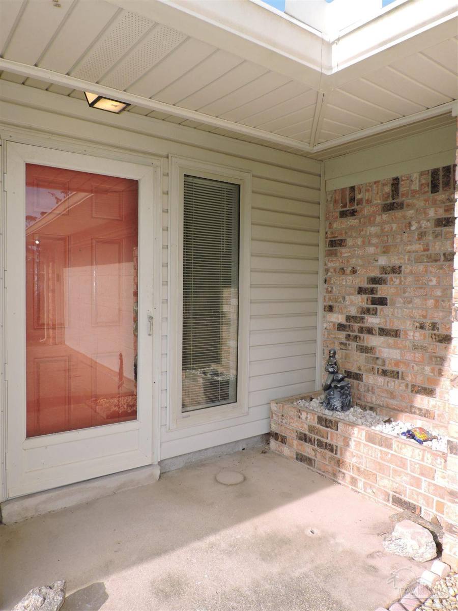 Apartment for rent at 12134 Longwood Dr, Pensacola, FL 32507
