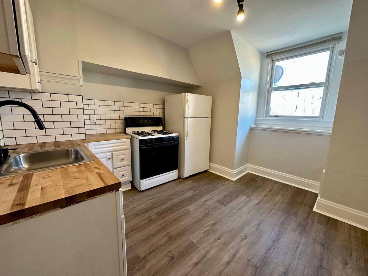 Apartment for rent at 201 Lincoln Ave, Pittsburgh, PA 15202