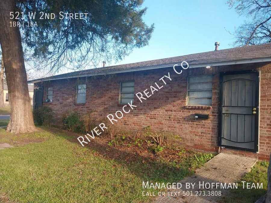 Apartment for rent at 521 W 2nd St, Pine Bluff, AR 71601